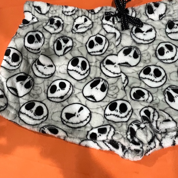 Jack Skelton women’s pajama Fleece Shorts - Picture 2 of 8